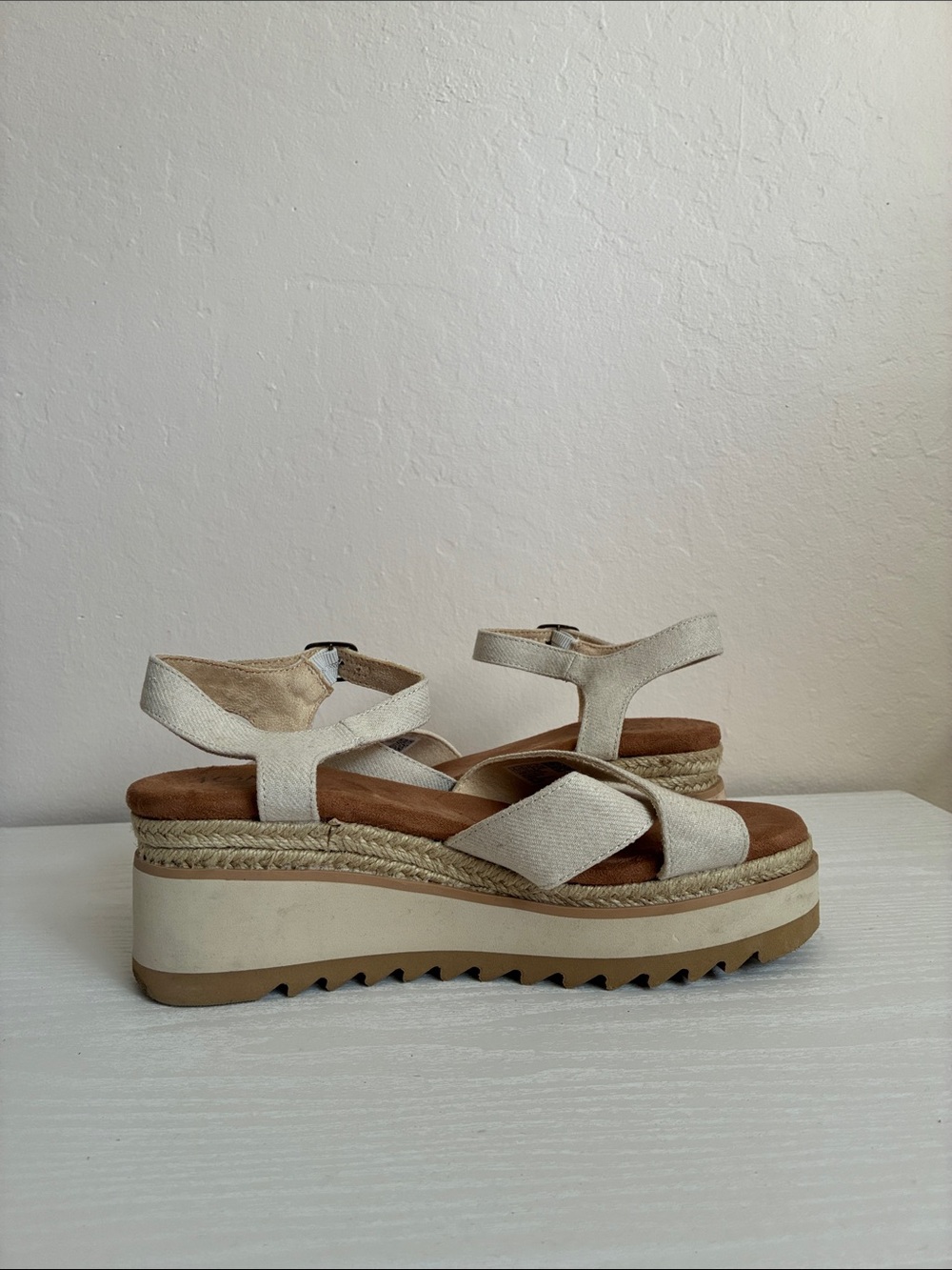 Toms Cream Cross-Strap Platform Sandals - Picture 2 of 3